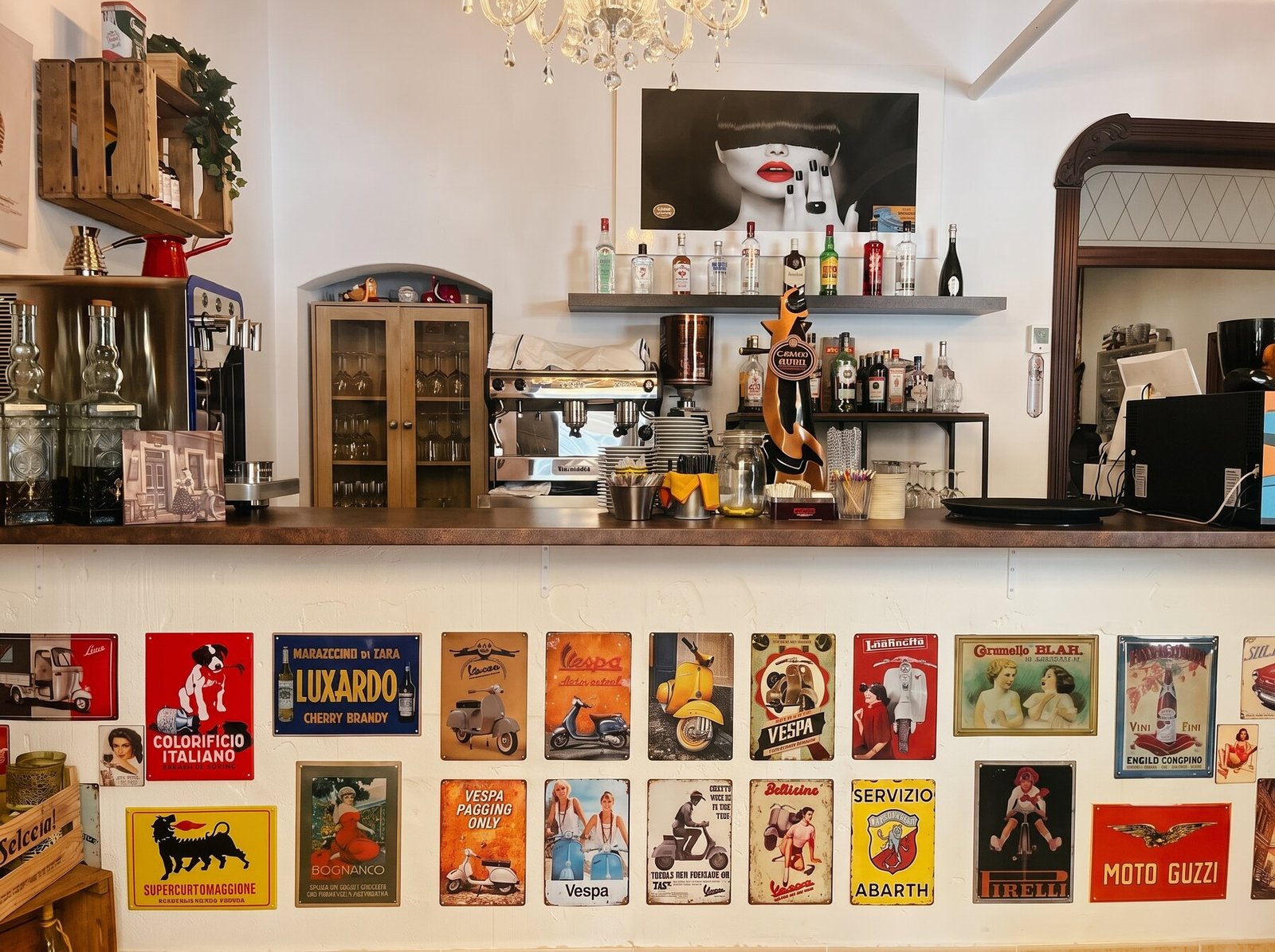 Interior del restaurante La Vespa en Artà
